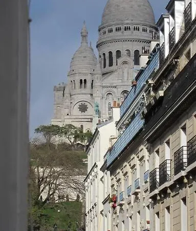 Lovely Montmartre - View Sacré Coeur * Parigi
